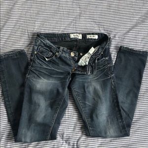 Women’s BKE Daytrip Aries Skinny 25L